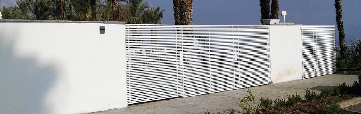 פרויקט של התקנת גדרות ושערים בטבריה