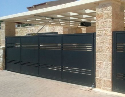 שער חניה חשמלי דגם רצועות